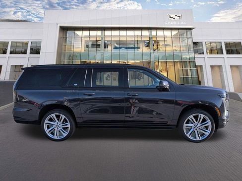 Certified 2026 Cadillac Escalade ESV Platinum Sport AWD/4WD image 4