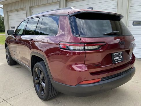 Used 2023 Jeep Grand Cherokee L Laredo AWD/4WD image 4