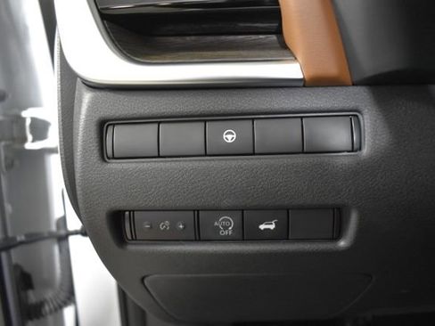 Certified 2025 Nissan Rogue Platinum AWD/4WD image 14