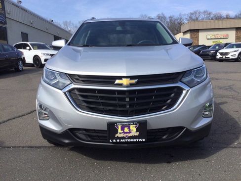 Used 2018 Chevrolet Equinox LT w/ Sun & Infotainment Package image 4