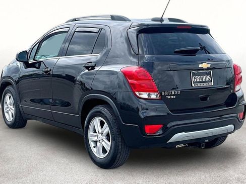 Used 2020 Chevrolet Trax LT w/ LT Convenience Package image 15