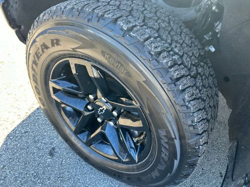 Used 2022 Chevrolet Silverado 1500 Custom Trail Boss w/ Midnight Edition image 17