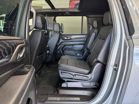 Certified 2023 GMC Yukon XL Denali w/ Denali Reserve Package AWD/4WD image 28