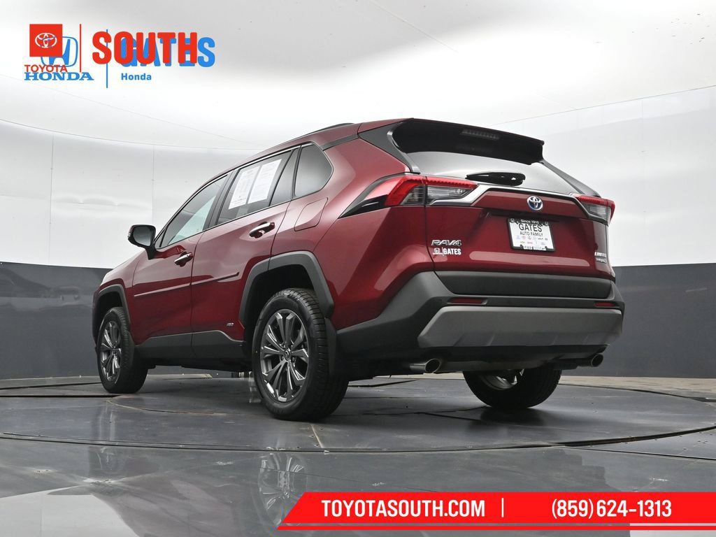 Used 2022 Toyota RAV4 Limited AWD/4WD image 43
