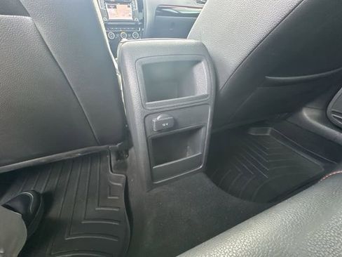 Used 2017 Volkswagen Jetta GLI image 24