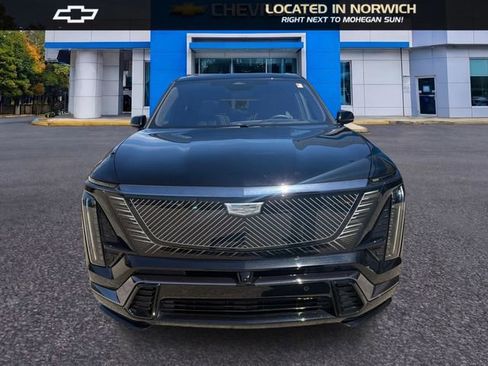 Certified 2026 Cadillac Vistiq Platinum w/ LPO, Floor Liner Package AWD/4WD image 2