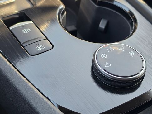 Used 2025 Nissan Rogue SV image 23