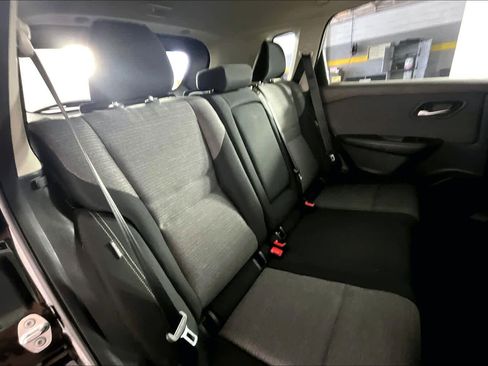 Used 2021 Nissan Rogue SV image 21