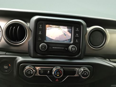 Used 2020 Jeep Wrangler Sport AWD/4WD image 13