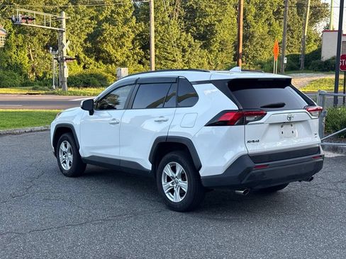 Used 2019 Toyota RAV4 XLE AWD/4WD image 5