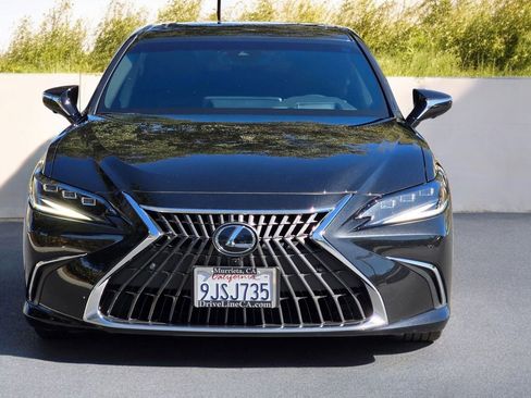 Used 2024 Lexus ES 300h Luxury w/ Accessory Package (Z2) image 3