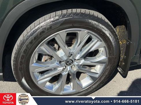Used 2023 Toyota Highlander Limited image 10
