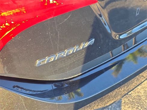 Used 2018 Toyota Corolla SE image 6