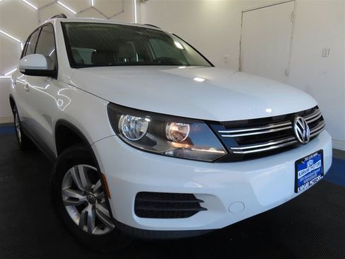 Used 2017 Volkswagen Tiguan S FWD image 4