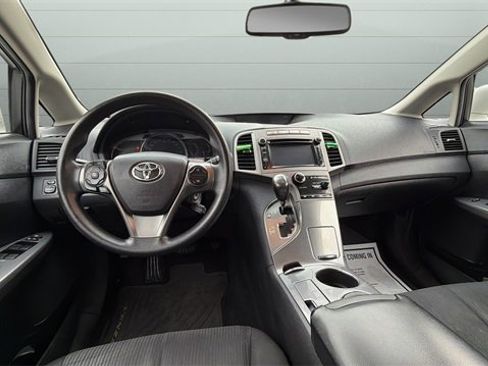 Used 2014 Toyota Venza LE image 10