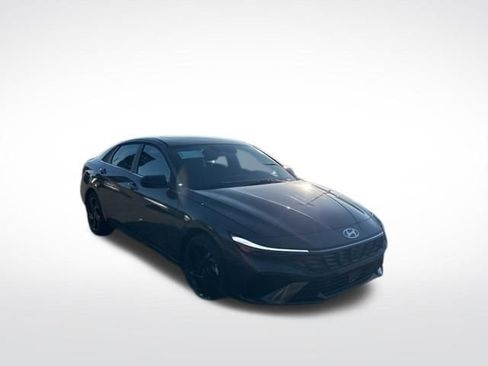 New 2026 Hyundai Elantra SEL Sport Premium FWD image 3