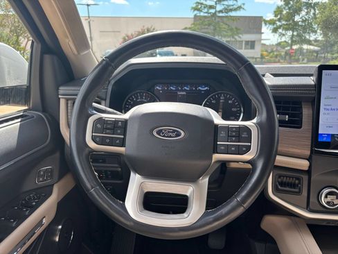 Used 2024 Ford Expedition Limited AWD/4WD image 30
