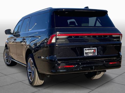 New 2025 Lincoln Navigator L Reserve AWD/4WD image 12