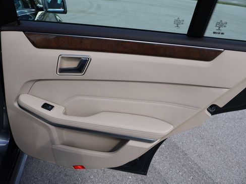 Used 2016 Mercedes-Benz E 350 4MATIC Sedan image 16