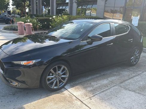 Used 2021 MAZDA MAZDA3 s FWD image 5