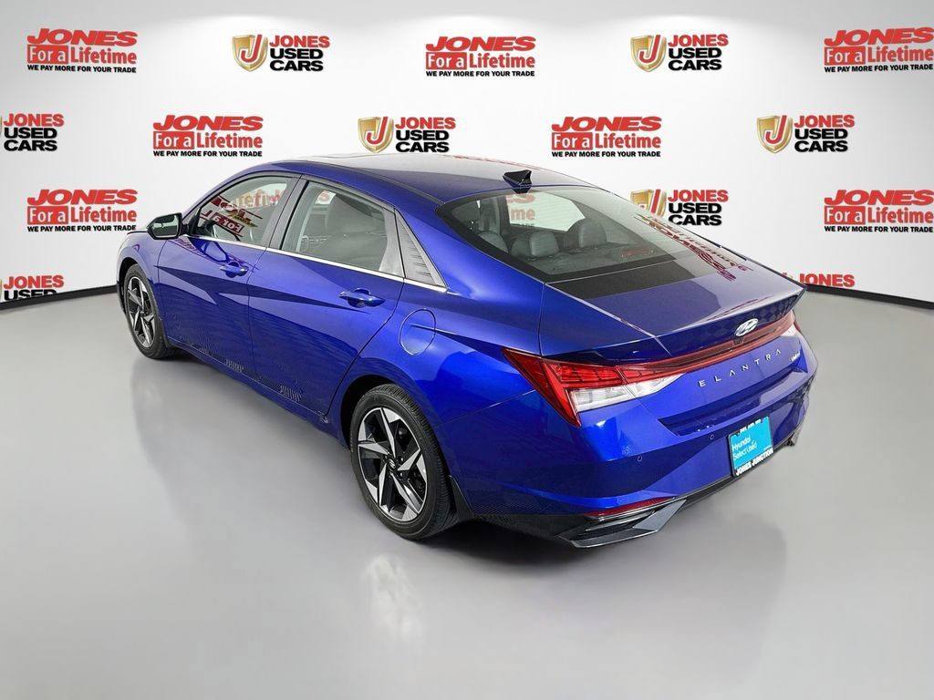 Used 2023 Hyundai Elantra Limited FWD image 2