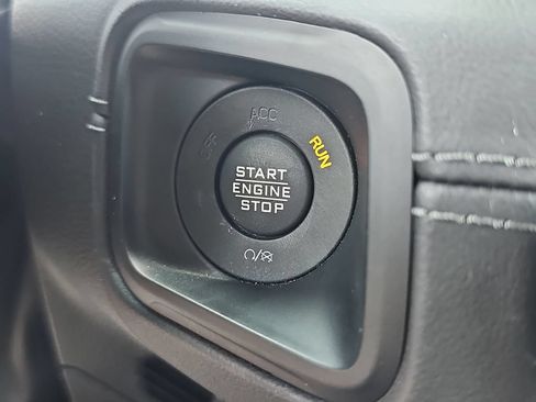 Used 2025 Jeep Wrangler Unlimited Rubicon AWD/4WD image 31