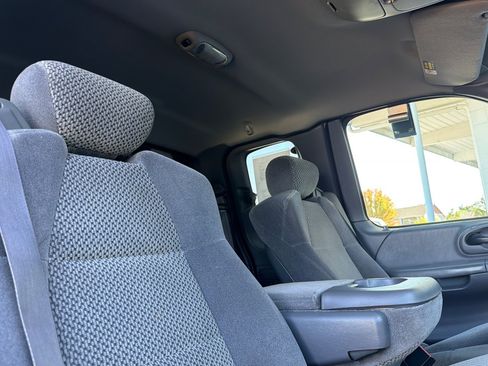 Used 2002 Ford F150 XLT RWD image 13