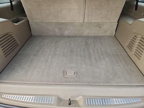 Used 2019 Chevrolet Suburban LT RWD image 27
