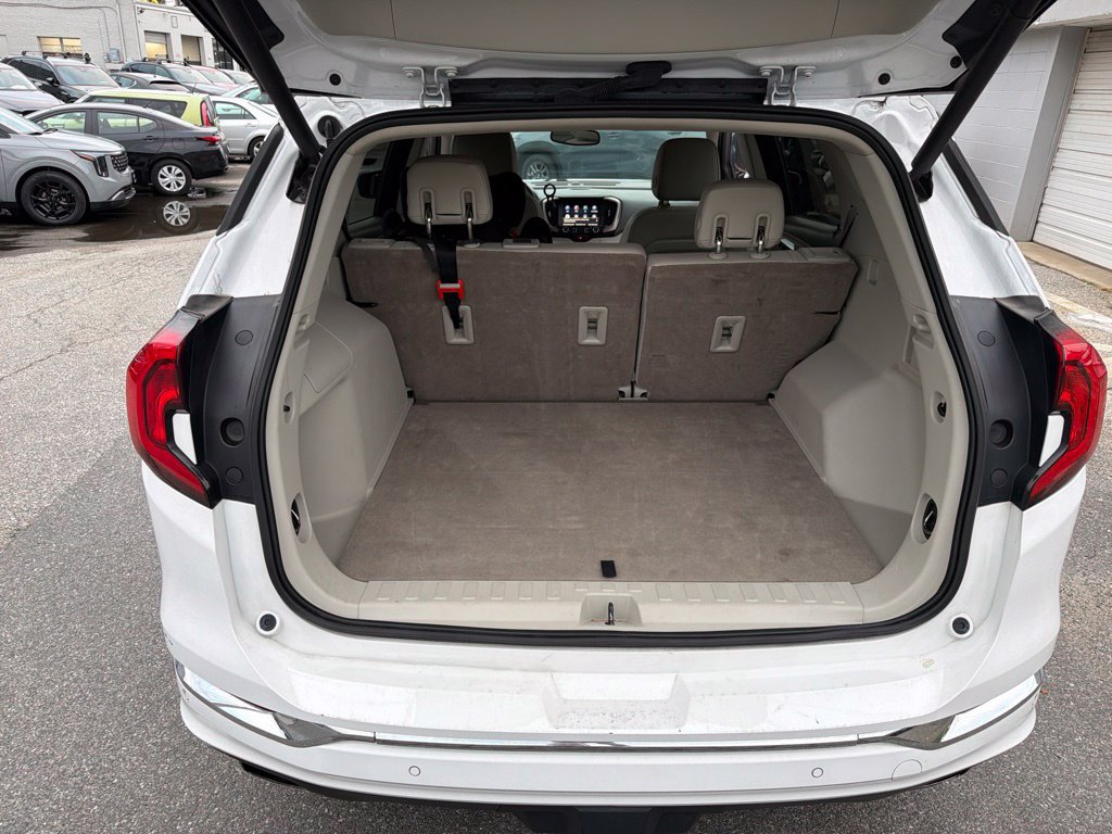 Used 2019 GMC Terrain Denali w/ Advanced Safety Package AWD/4WD image 9