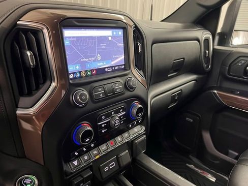 Used 2023 Chevrolet Silverado 2500 High Country w/ Technology Package image 28