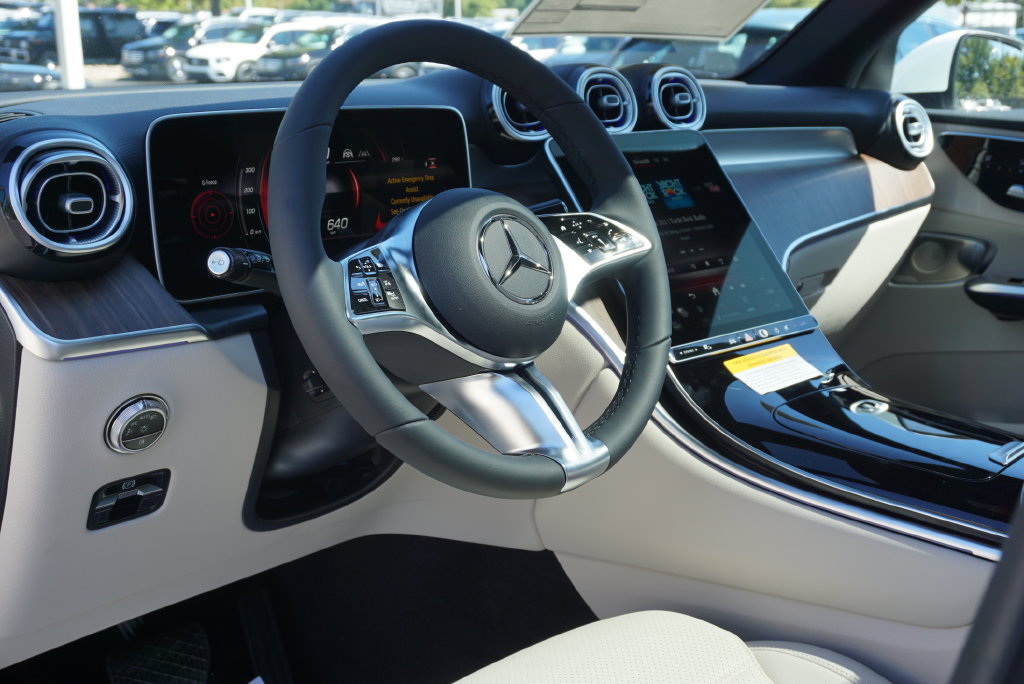 Certified 2026 Mercedes-Benz GLC 300 4MATIC image 25