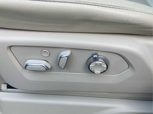 Certified 2021 Cadillac Escalade ESV Premium Luxury Platinum image 19