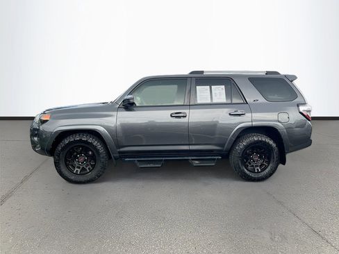 Used 2022 Toyota 4Runner SR5 RWD image 4