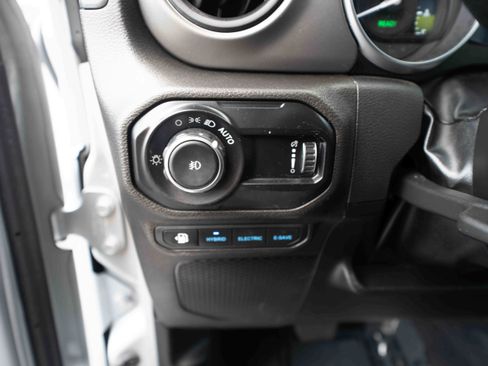 Used 2023 Jeep Wrangler Unlimited AWD/4WD image 11