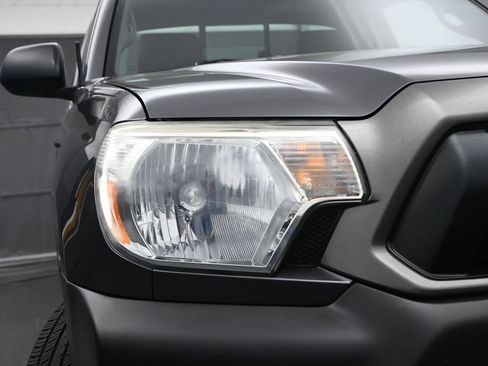 Used 2012 Toyota Tacoma 2WD Regular Cab image 4