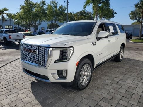 Certified 2022 GMC Yukon XL Denali image 3