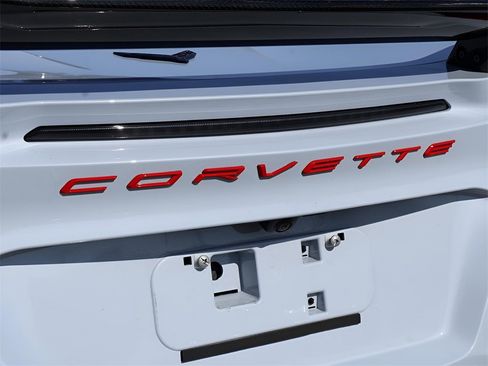 Used 2024 Chevrolet Corvette Z06 w/ Z07 Performance Package image 9