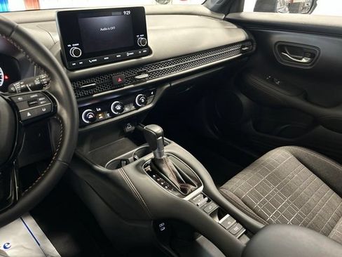 Certified 2025 Honda HR-V Sport image 29