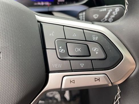 New 2024 Volkswagen Taos SE image 32