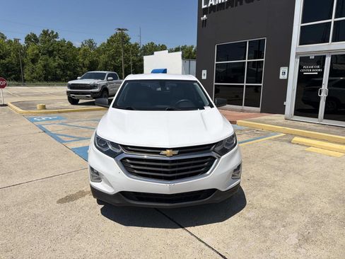 Used 2019 Chevrolet Equinox LS FWD image 3
