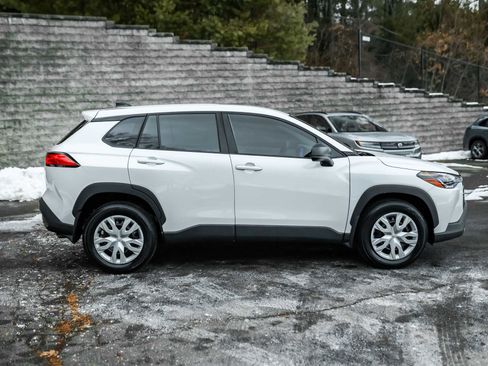 Certified 2023 Toyota Corolla Cross L image 5