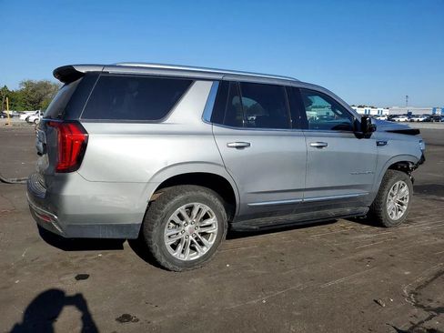 Used 2024 GMC Yukon SLT w/ SLT Luxury Package RWD image 3