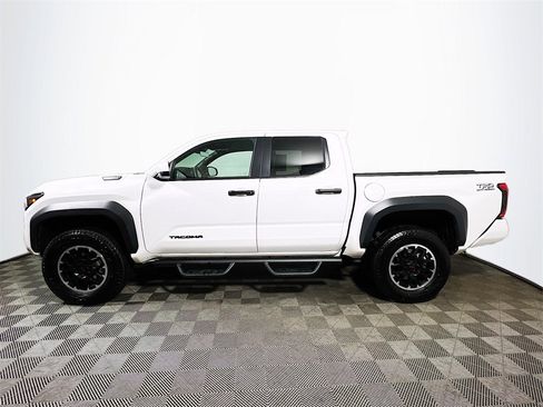 Used 2024 Toyota Tacoma TRD Off-Road image 5