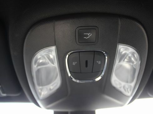 Used 2023 Jeep Compass Latitude w/ Convenience Group image 12