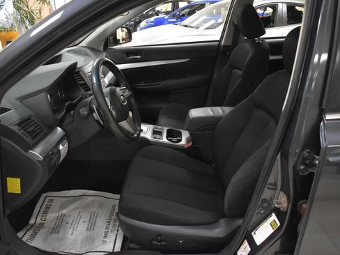 Used 2011 Subaru Outback 2.5i Premium w/ All-Weather Pkg AWD/4WD image 10
