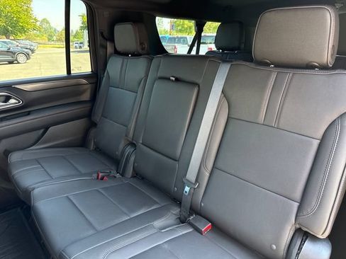 Used 2023 Chevrolet Suburban RST w/ Sport Performance Package AWD/4WD image 18