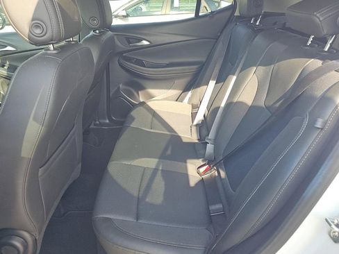 Used 2025 Buick Encore GX Preferred AWD/4WD image 9