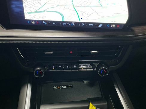 Used 2025 Chevrolet Tahoe Z71 w/ Comfort Package image 17