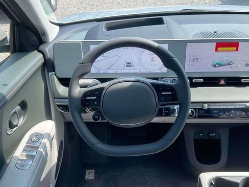 Used 2024 Hyundai Ioniq 5 Limited image 11