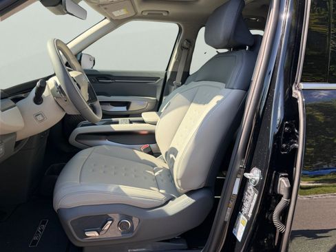 Certified 2026 Kia EV9 Wind AWD/4WD image 9